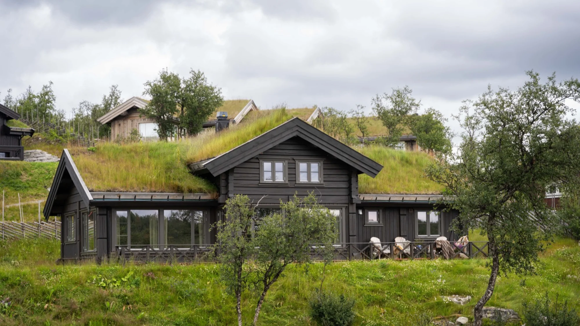 Lekker hytte i stav og laft med majestetisk utsikt