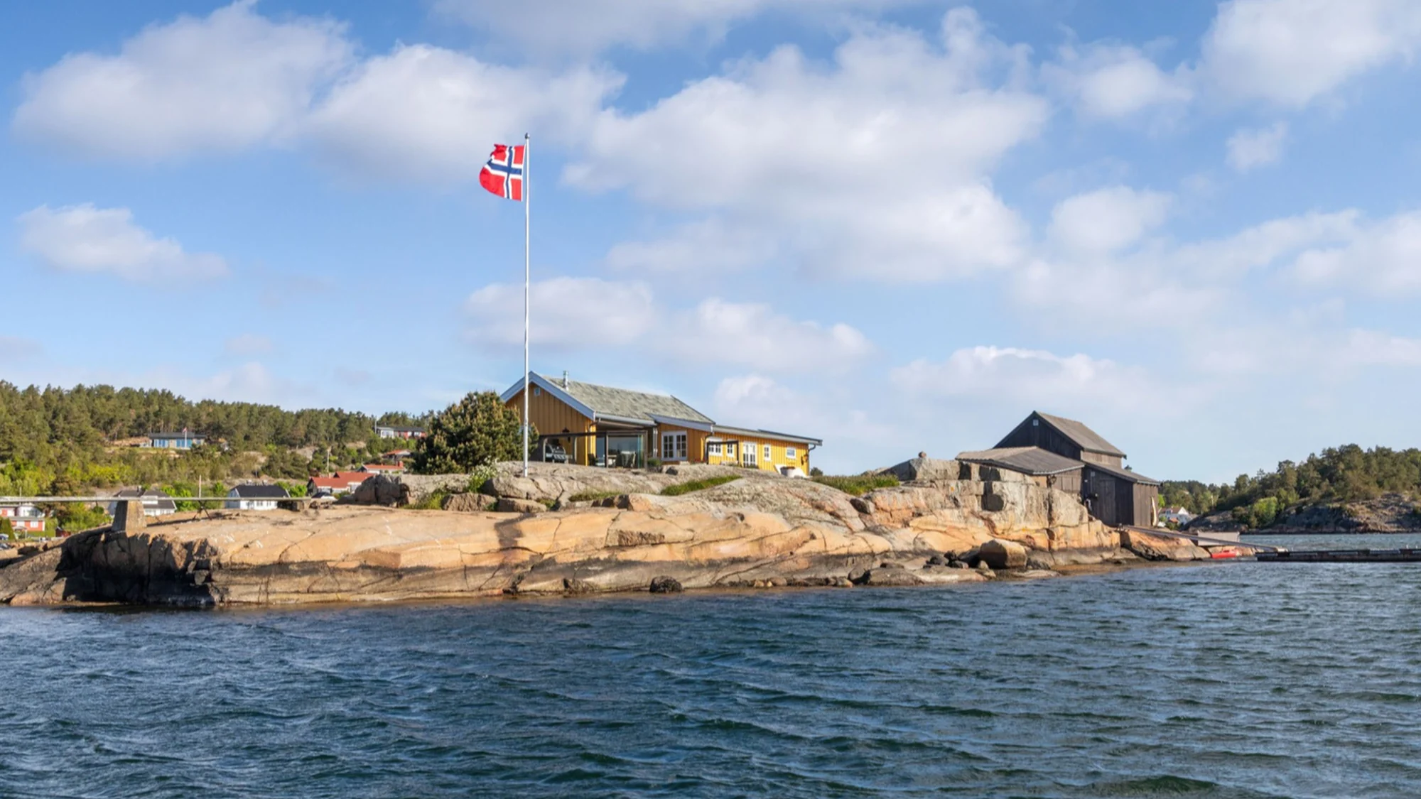 En unik, innholdsrik og smakfullt oppgradert fritidseiendom på egen øy