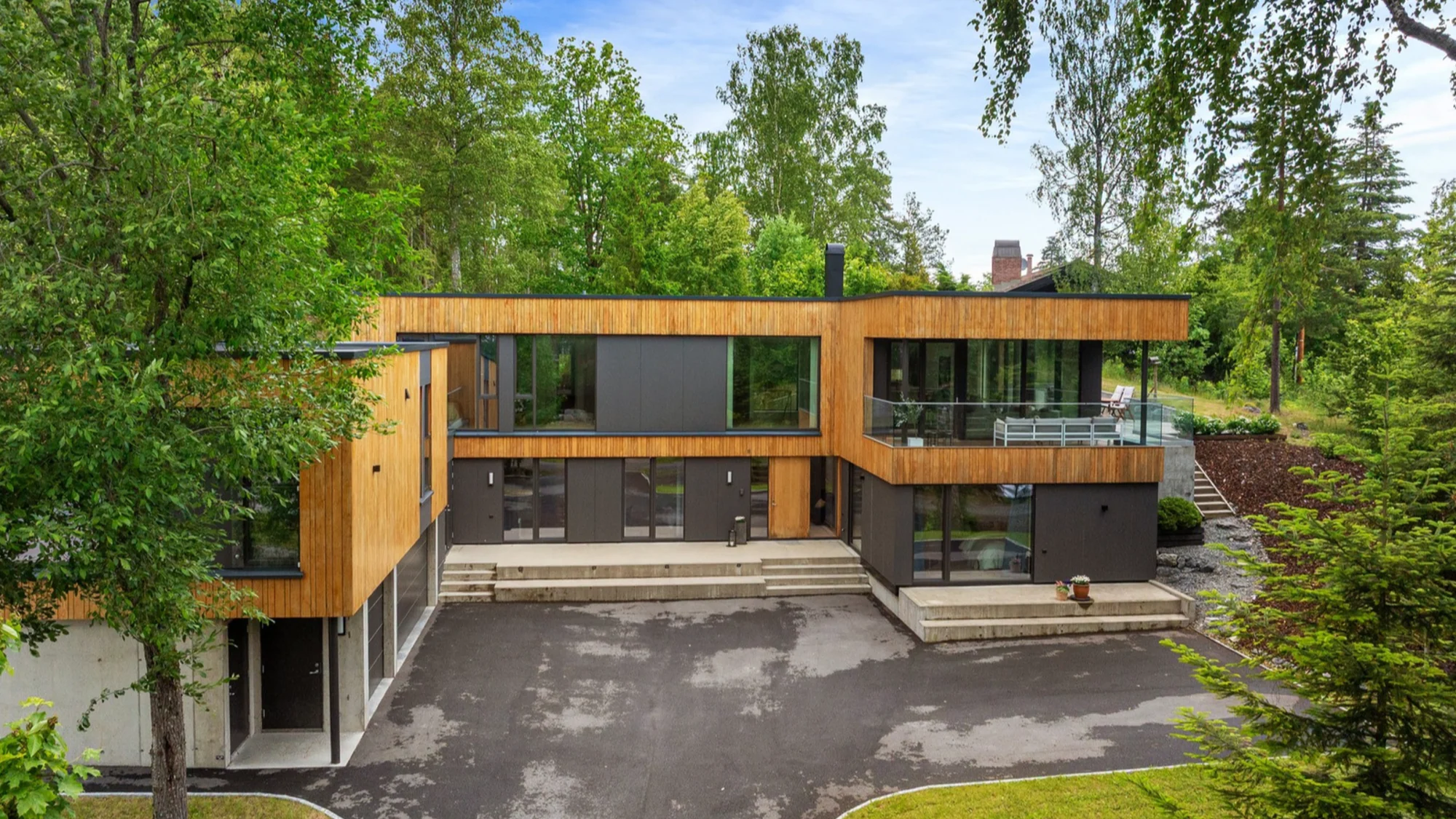 Meget gjennomført og moderne funkishus fra 2019