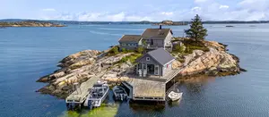 <h2>EGEN ØY UTENFOR FLEKKERØY</h2>
<p class=
