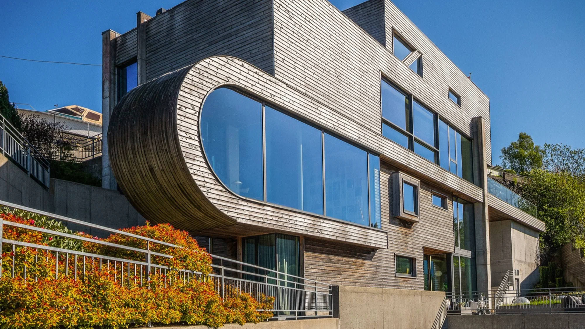 Arkitekttegnet enebolig med panoramautsikt
