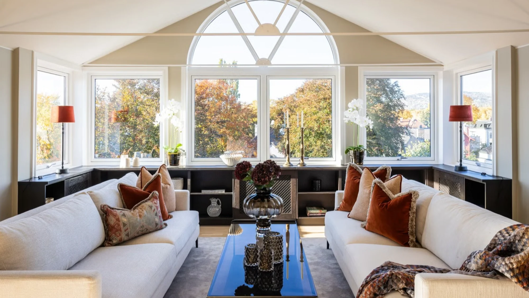 Betydelig påkostet toppleilighet med heis