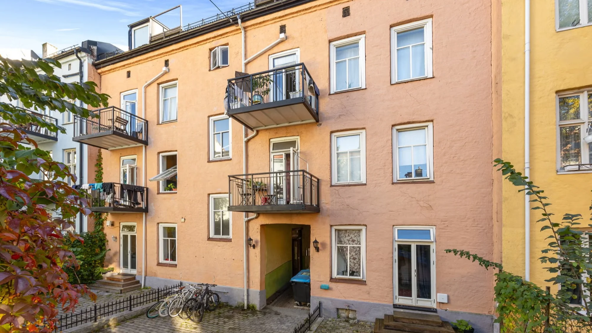 Hel bygård med attraktiv og sentral beliggenhet