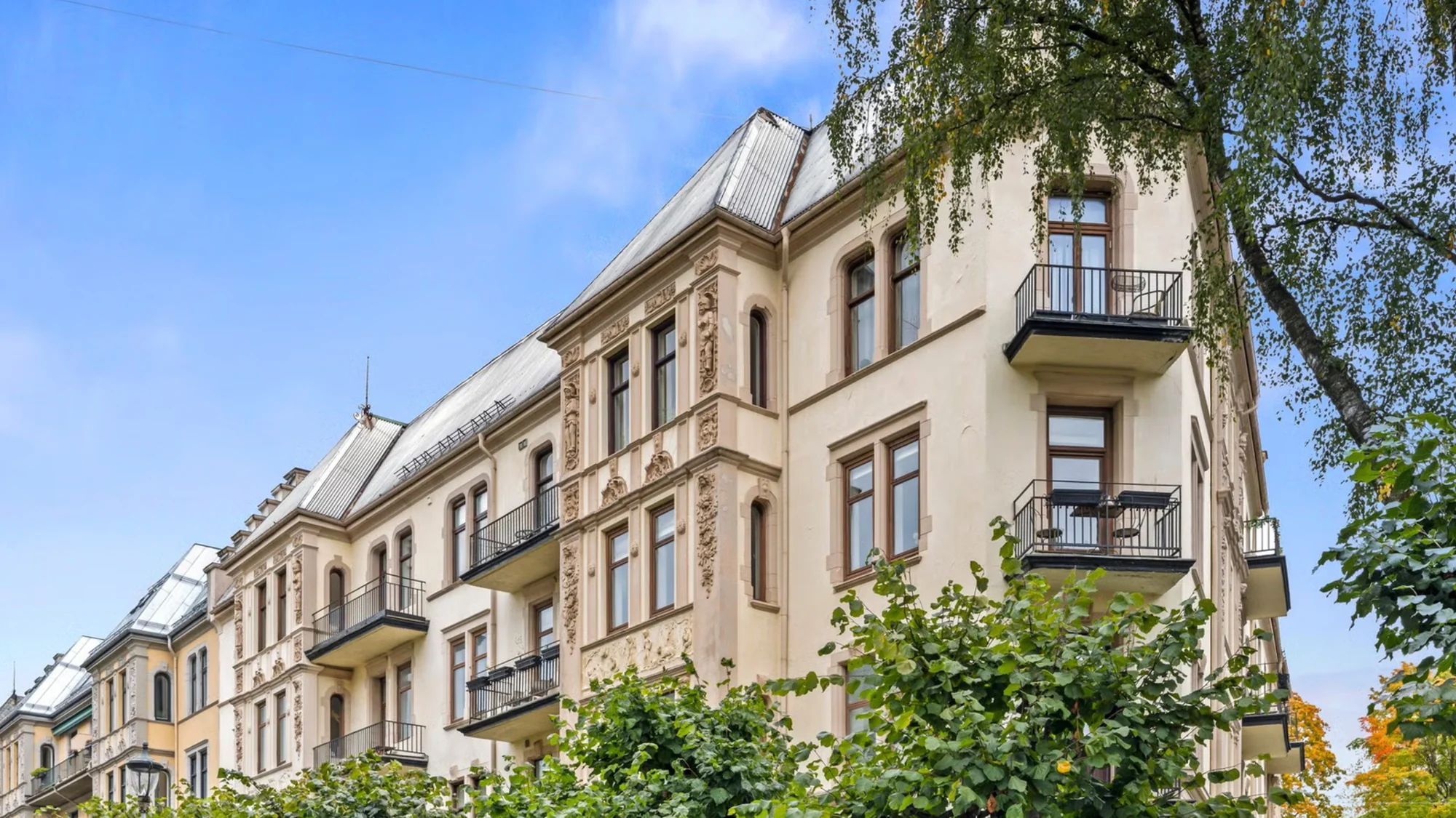 Stor, herskapelig hjørneleilighet m/attraktiv beliggenhet