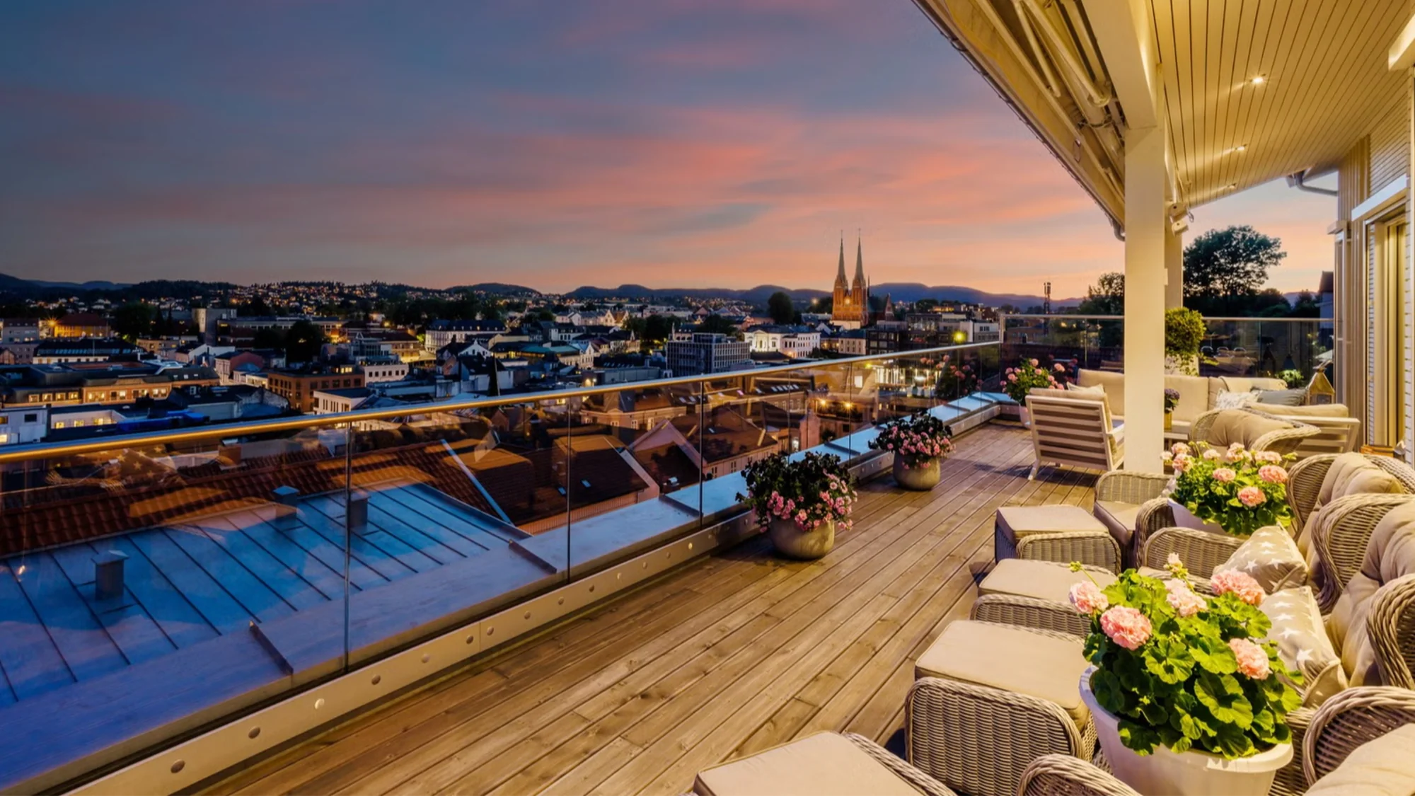 Sjelden toppleilighet m/unik takhøyde, og optimale solforhold