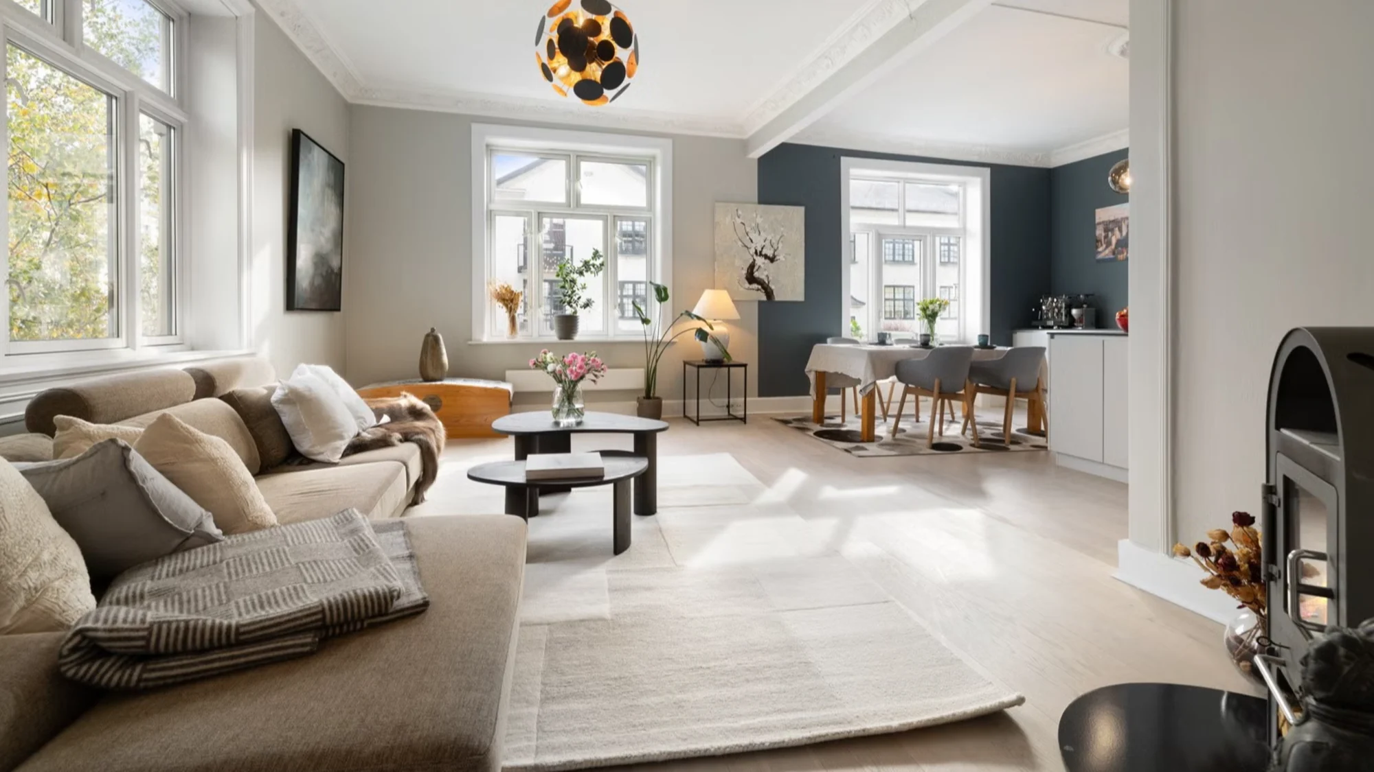 Påkostet klassisk 4-roms hjørneleilighet med solrik balkong