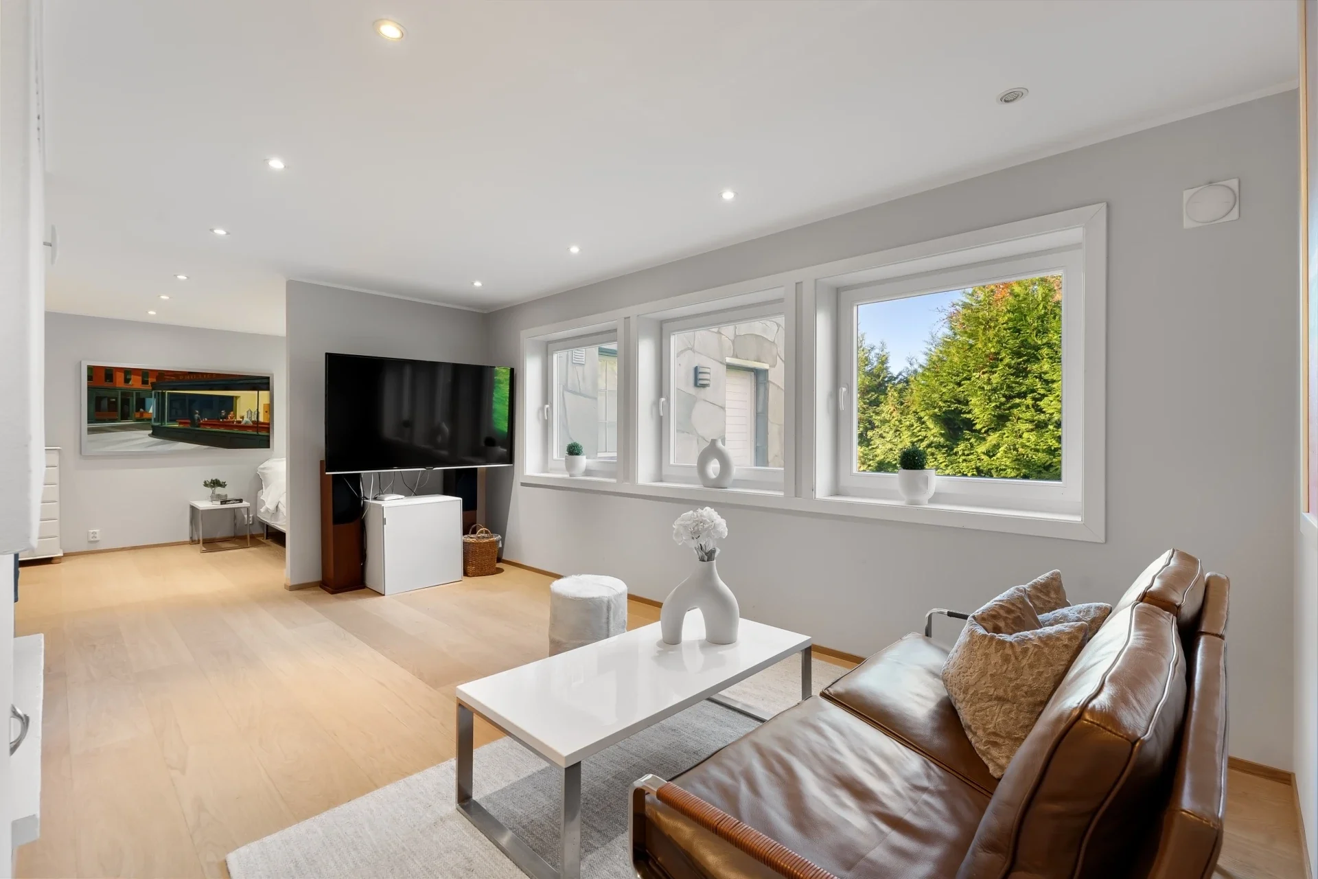 Attraktiv og innholdsrik enebolig med stor tomt.