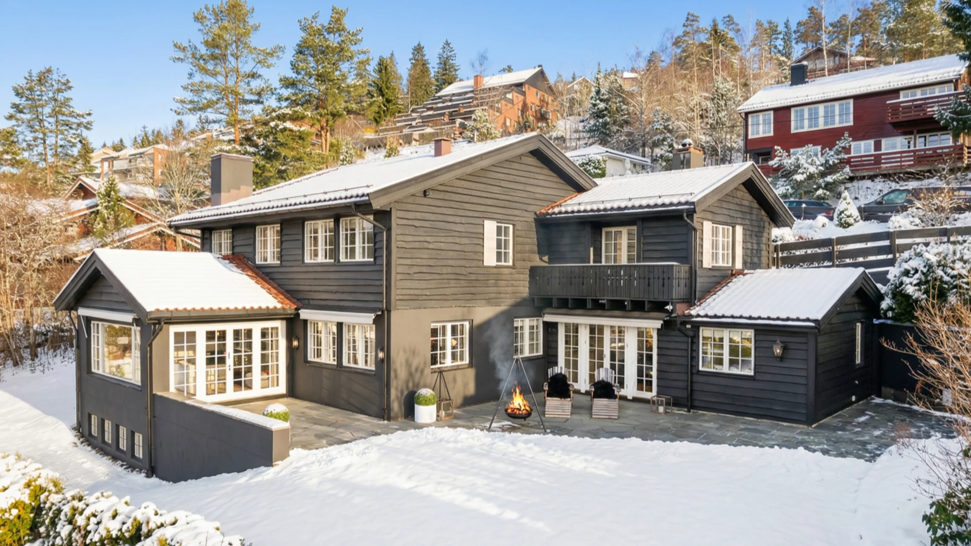 Klassisk villa-eiendom med stor og usjenert tomt 