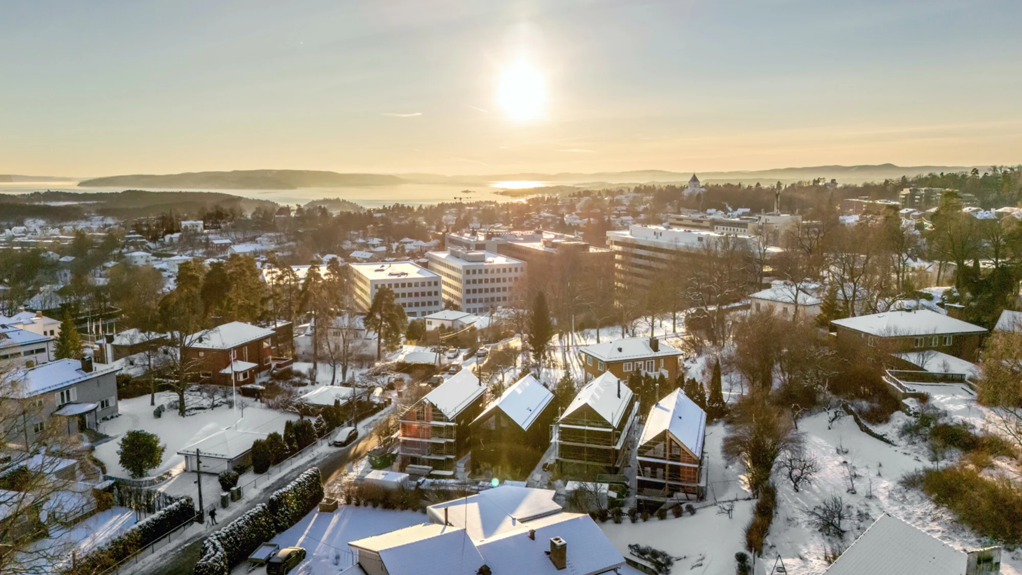 4 flotte eneboliger under oppføring