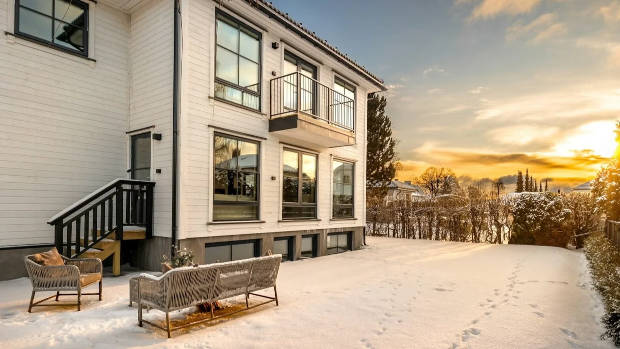 Stor klassisk enebolig med attraktiv beliggenhet 