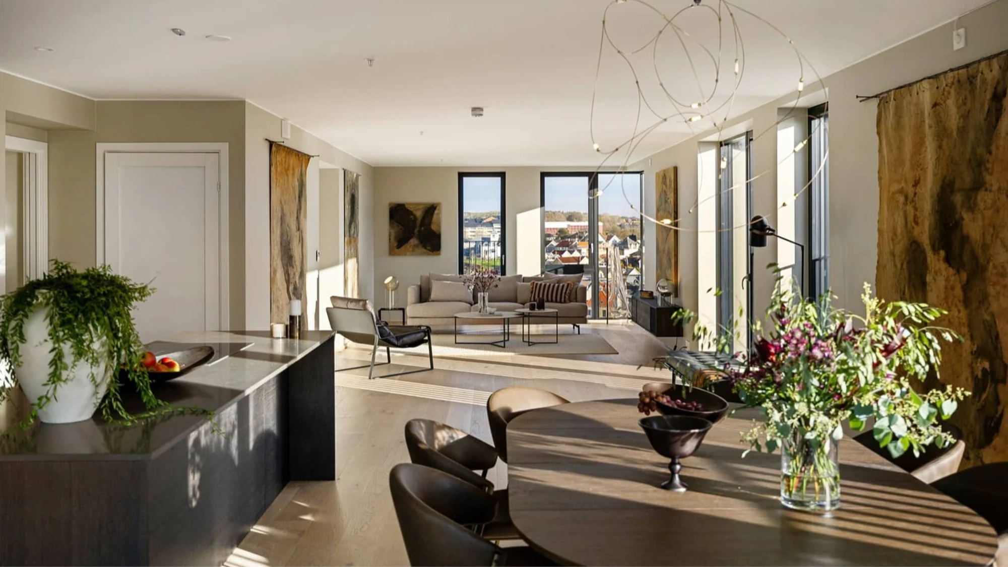 Praktfull 4-roms endeleilighet i 11. etasje