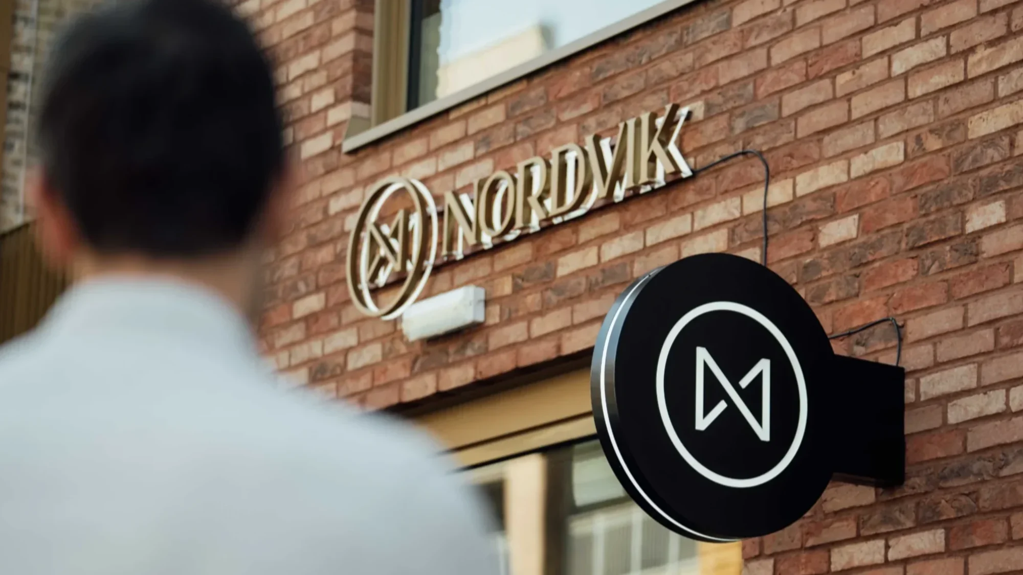 Brokerage Chain Image