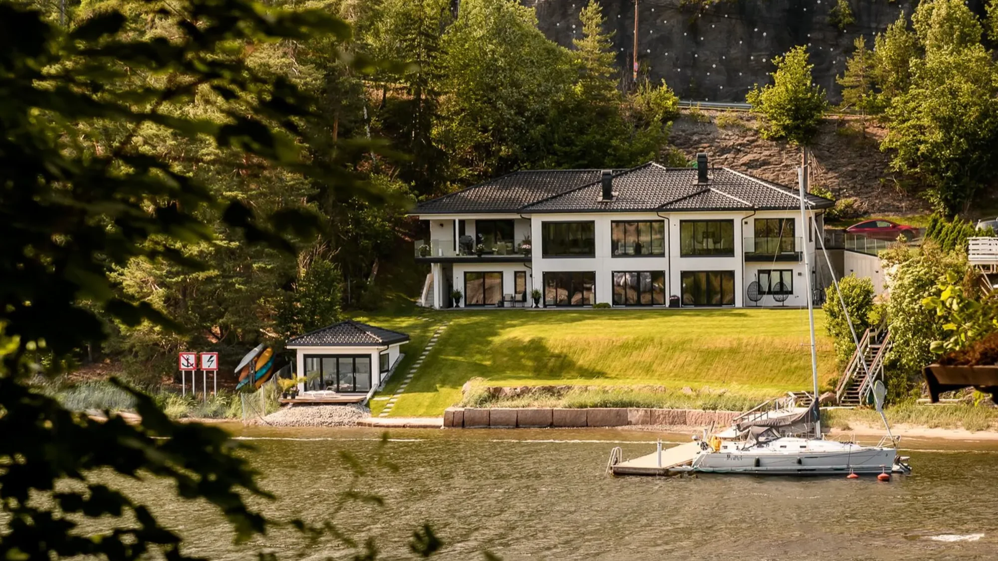 Arkitekttegnet strandeiendom fra 2022