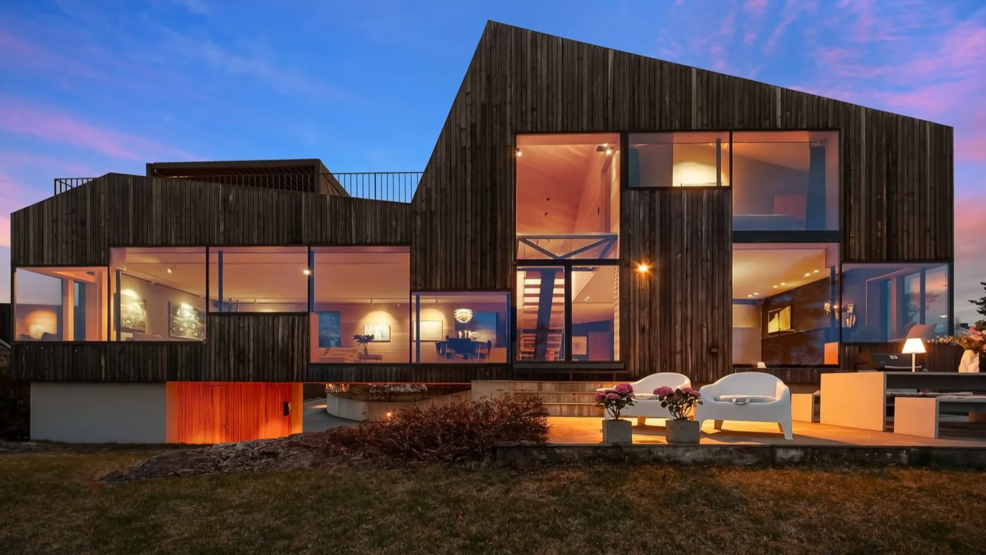 Arkitektdrøm! Stor enebolig fullstendig ombygget 2018