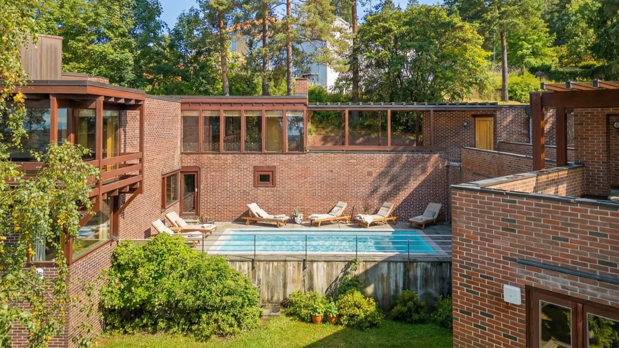 Villa-eiendom signert Ark. Sverre Fehn