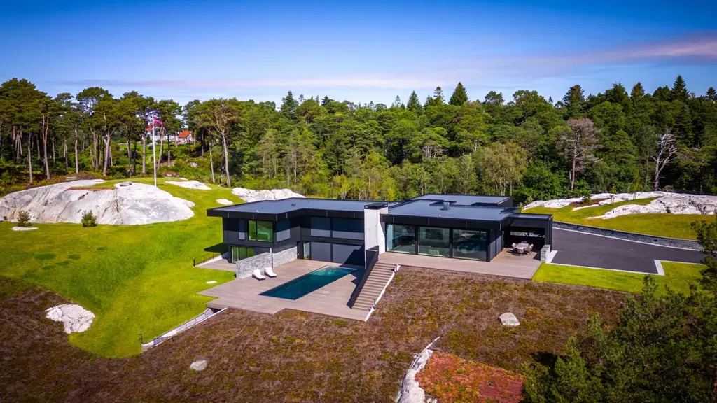 Villa Raa - En nyoppført, unik og spennende villa på Milde