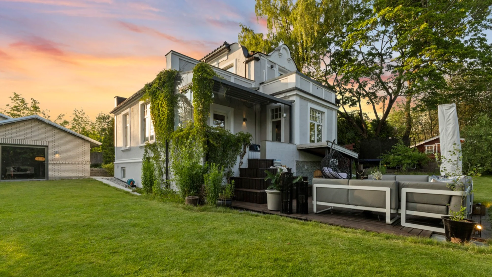 "Villa Skovly" en unik villa med spektakulær spaavdeling og vinkjeller