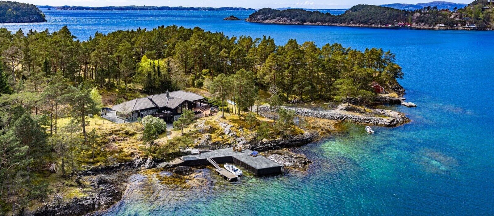 Ferieparadis med stor hytte og 8 tomter