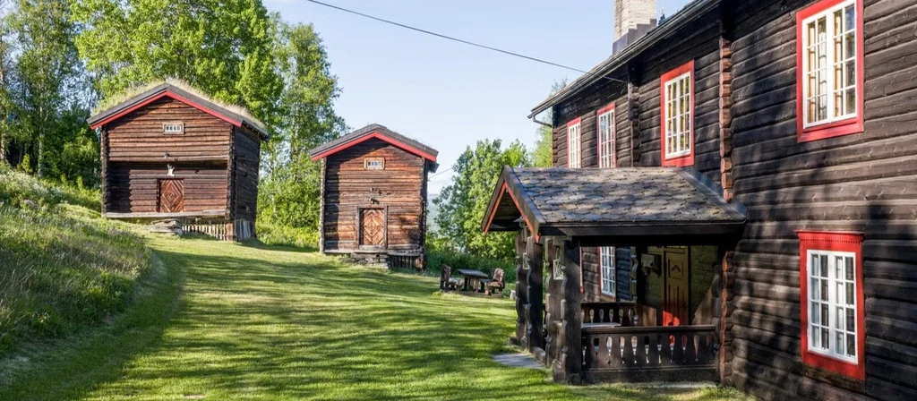 Hysjulien - En liten Kongsgård med 16 mål tomt 