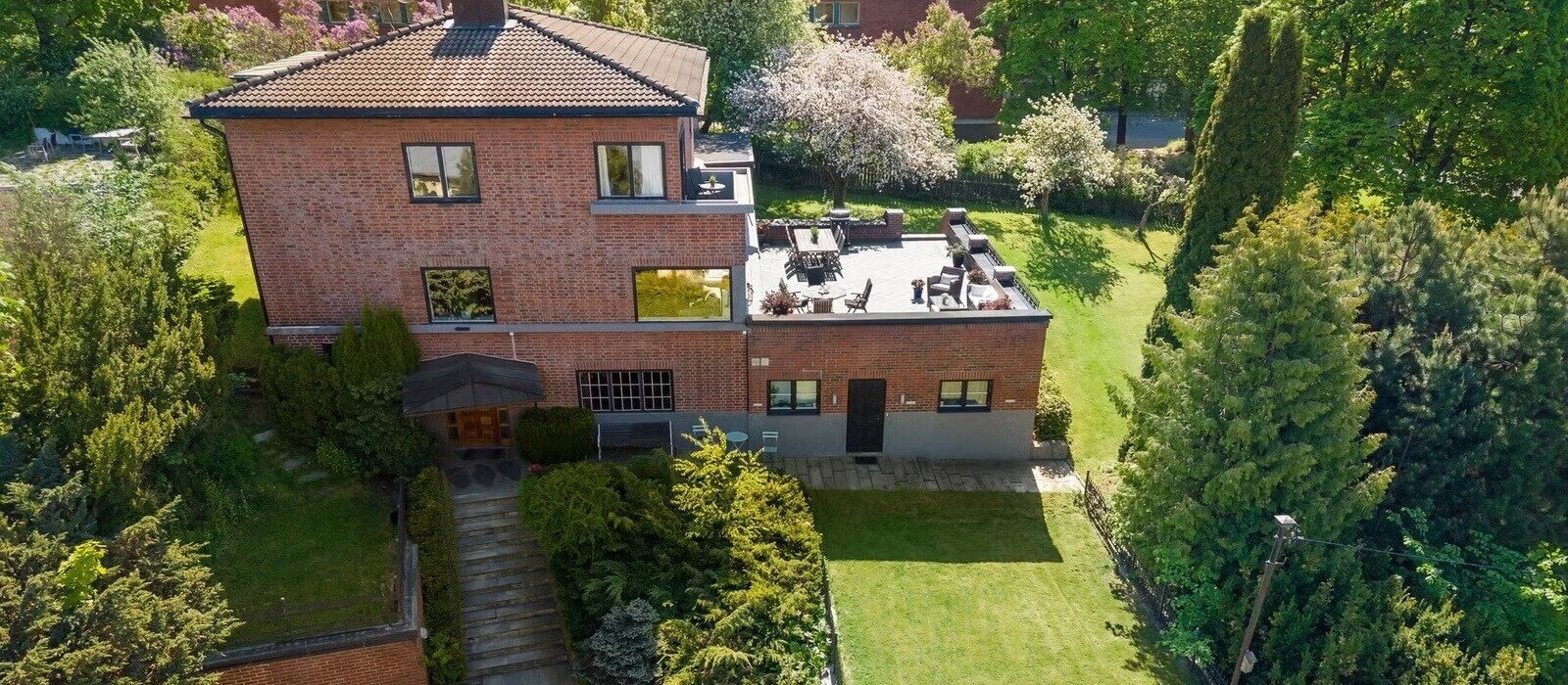 Stor og arkitektonisk prakteiendom på Blindern