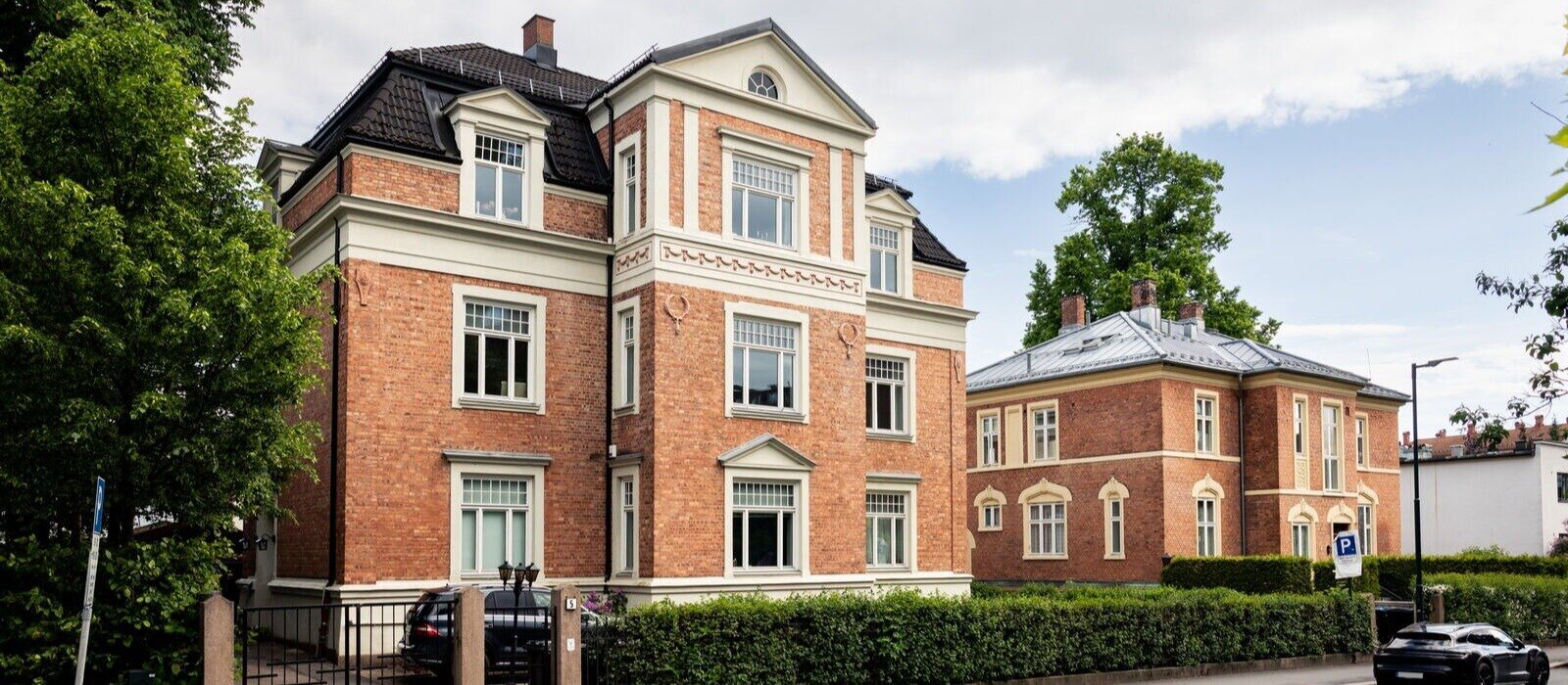 Klassisk leilighet over en hel etasje i byvilla fra 1906 