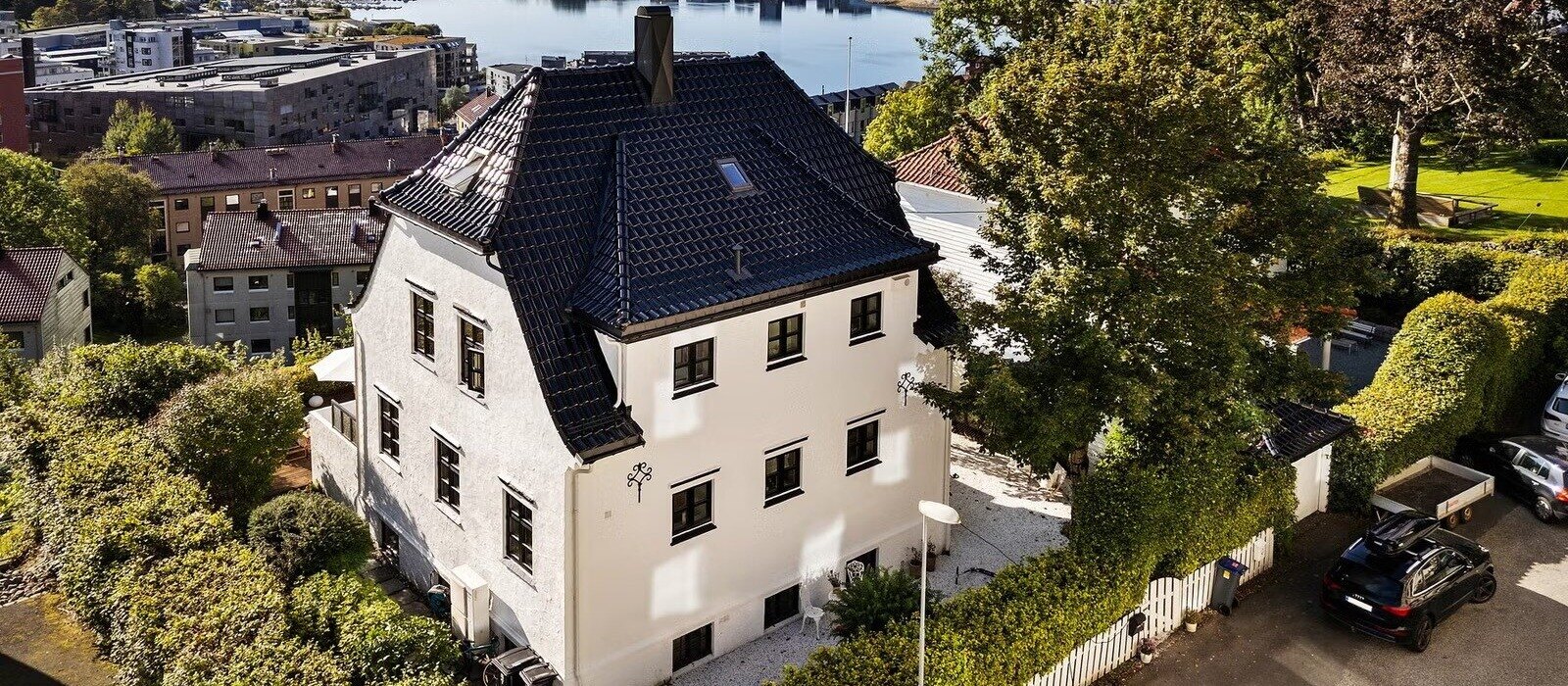 Herskapelig og svært oppgradert enebolig