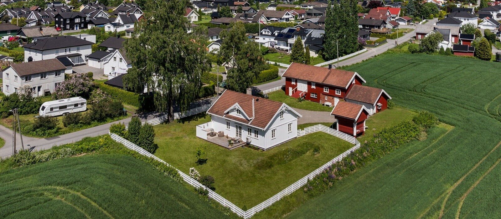 Idyllisk og sjarmerende småbruk med vakker eiendom