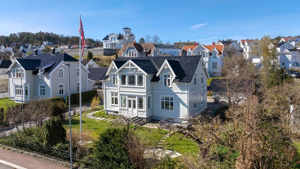 Herskapelig, sjelfull og påkostet sveitservilla i Sandefjord