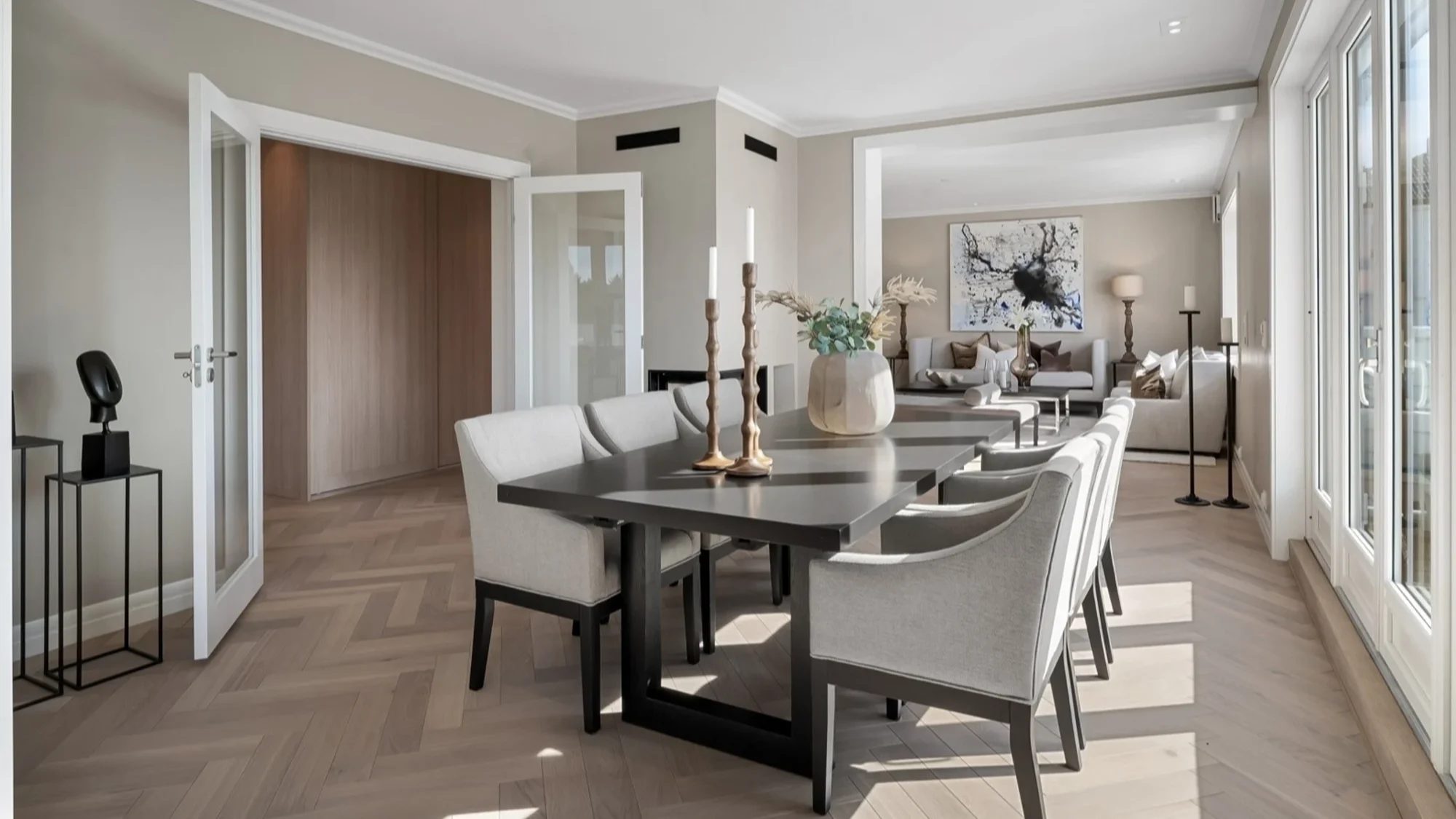 Stor designleilighet med utleiedel