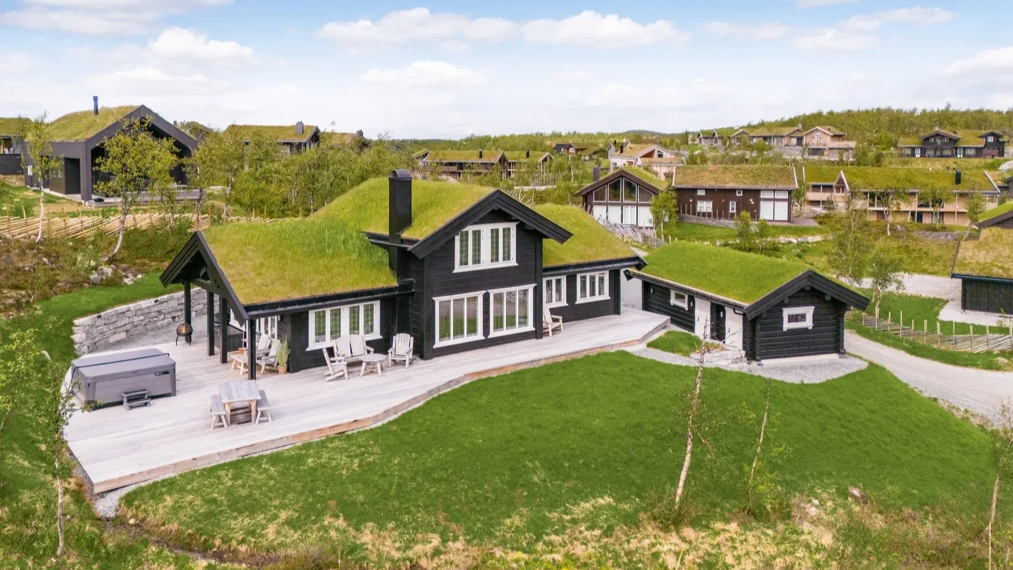 Solrik hytte i naturskjønne omgivelser