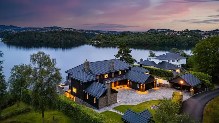 Spektakulær eiendom med storslått villa